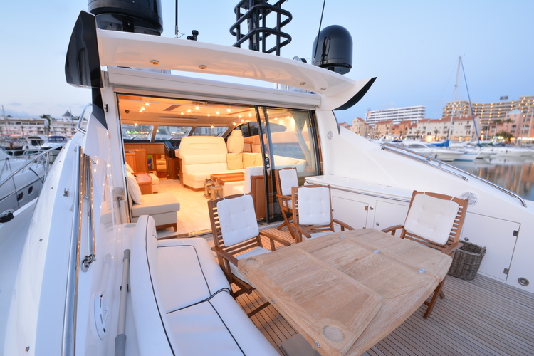 SUNSEEKER PREDATOR PRIVATE CHARTER - Algarve Yacht Charter