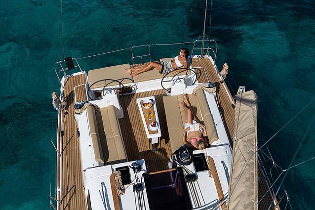 Algarve Yacht Charter - Luxury Yacht Charter Algarve - Vilamoura 